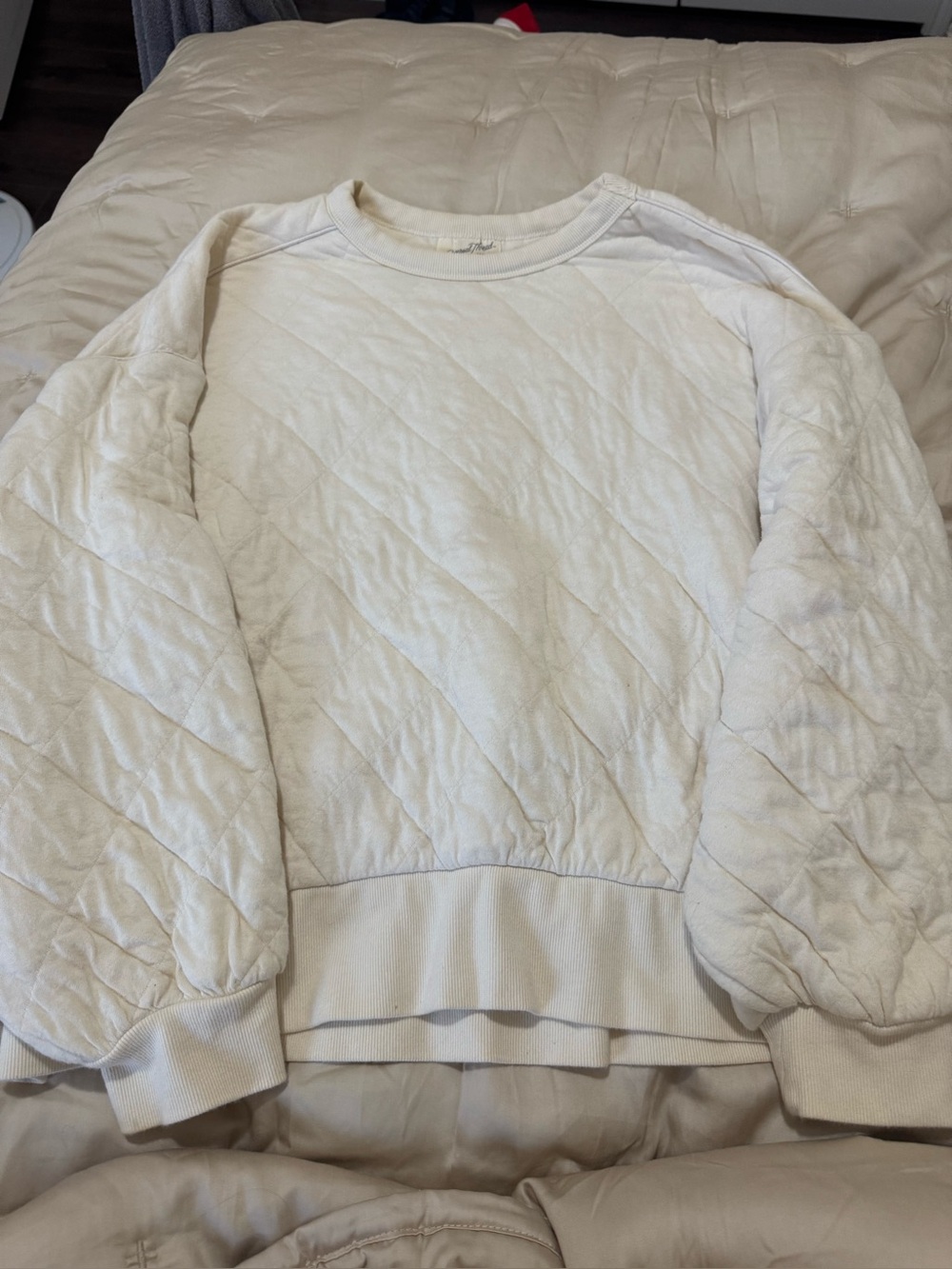 Universal Thread Cream Quilted Crewneck Sweater